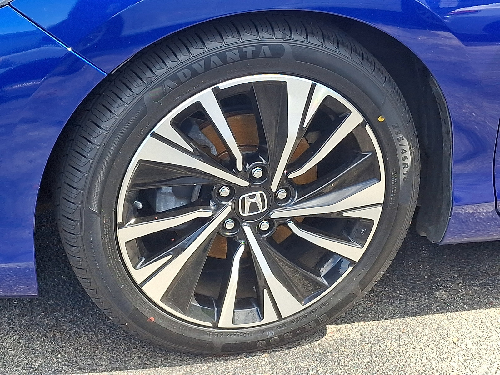 Certified 2017 Honda Accord EX image 4