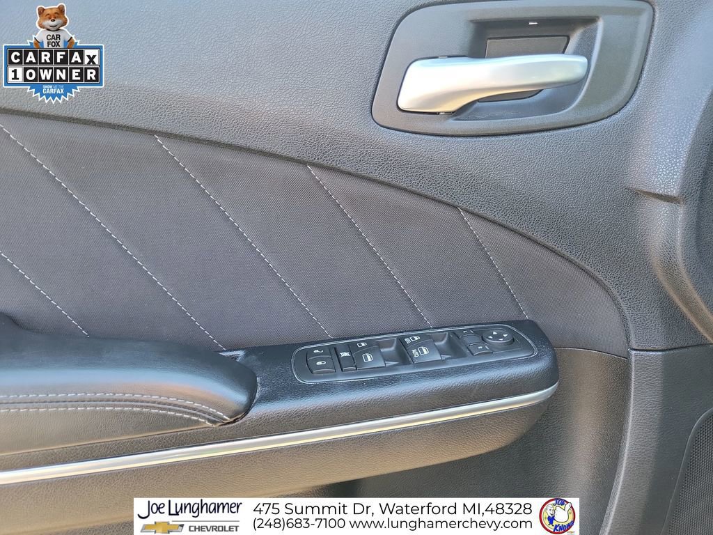 Used 2015 Dodge Charger SXT image 23