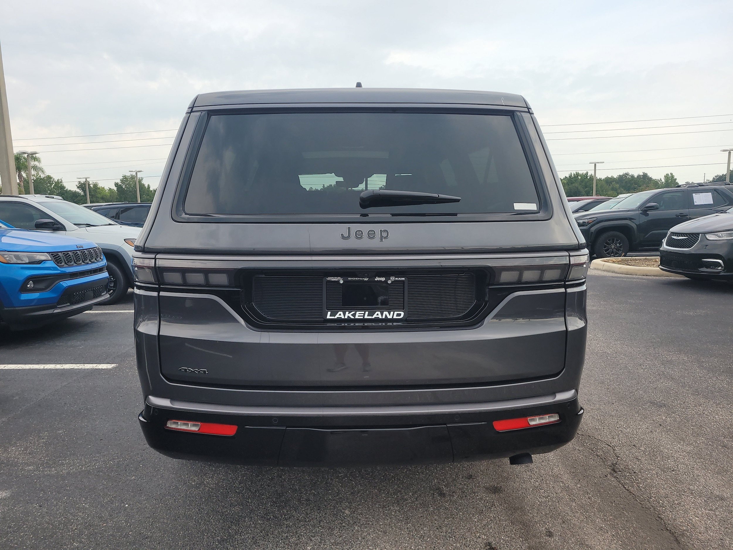 New 2026 Jeep Grand Wagoneer L Limited AWD/4WD image 7