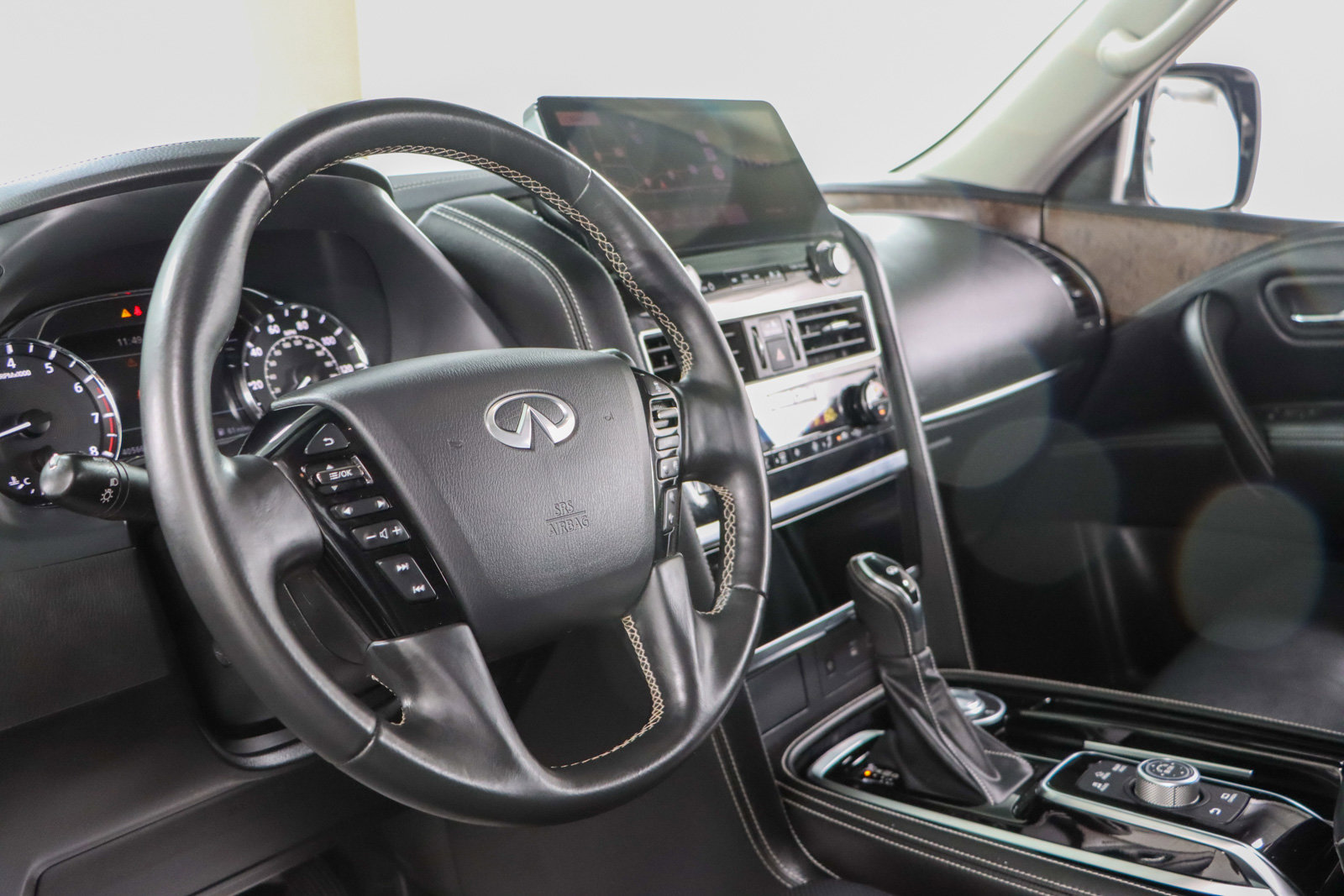 Used 2023 INFINITI QX80 Premium Select w/ Cargo Package image 25