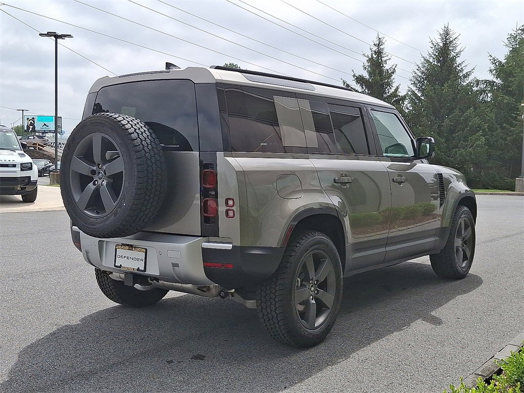 New 2025 Land Rover Defender 110 S image 3