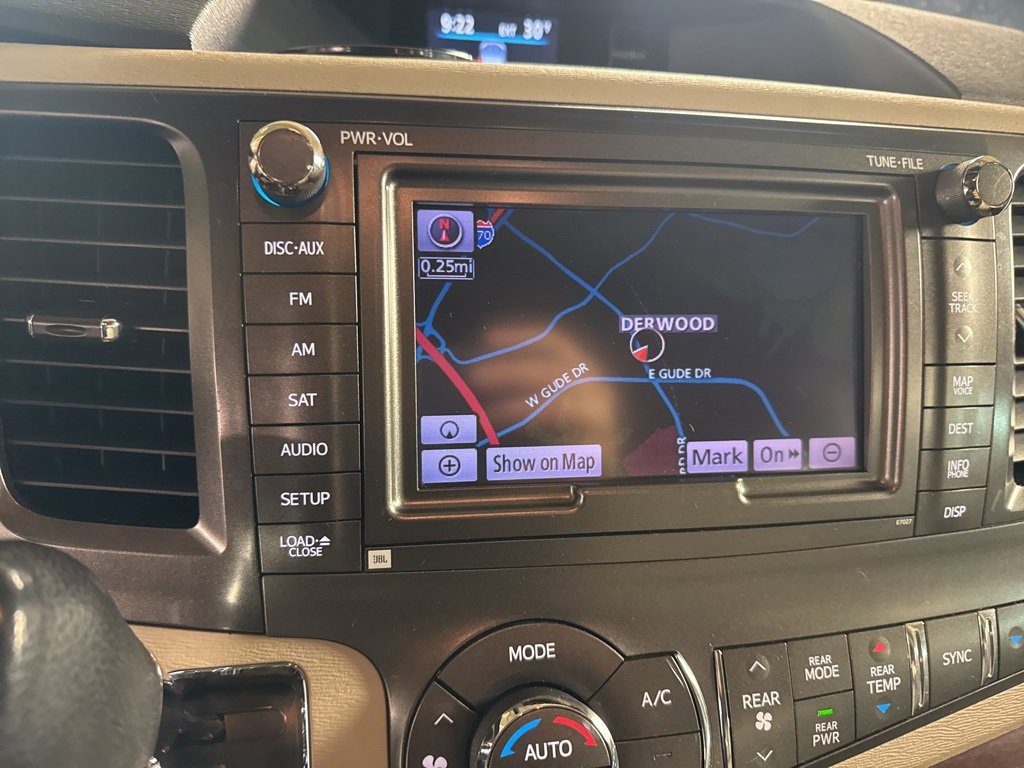 Used 2012 Toyota Sienna XLE image 11