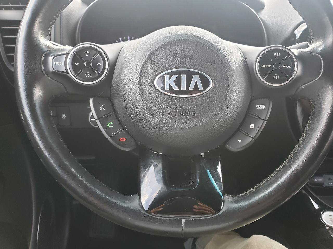 Used 2017 Kia Soul + FWD image 18