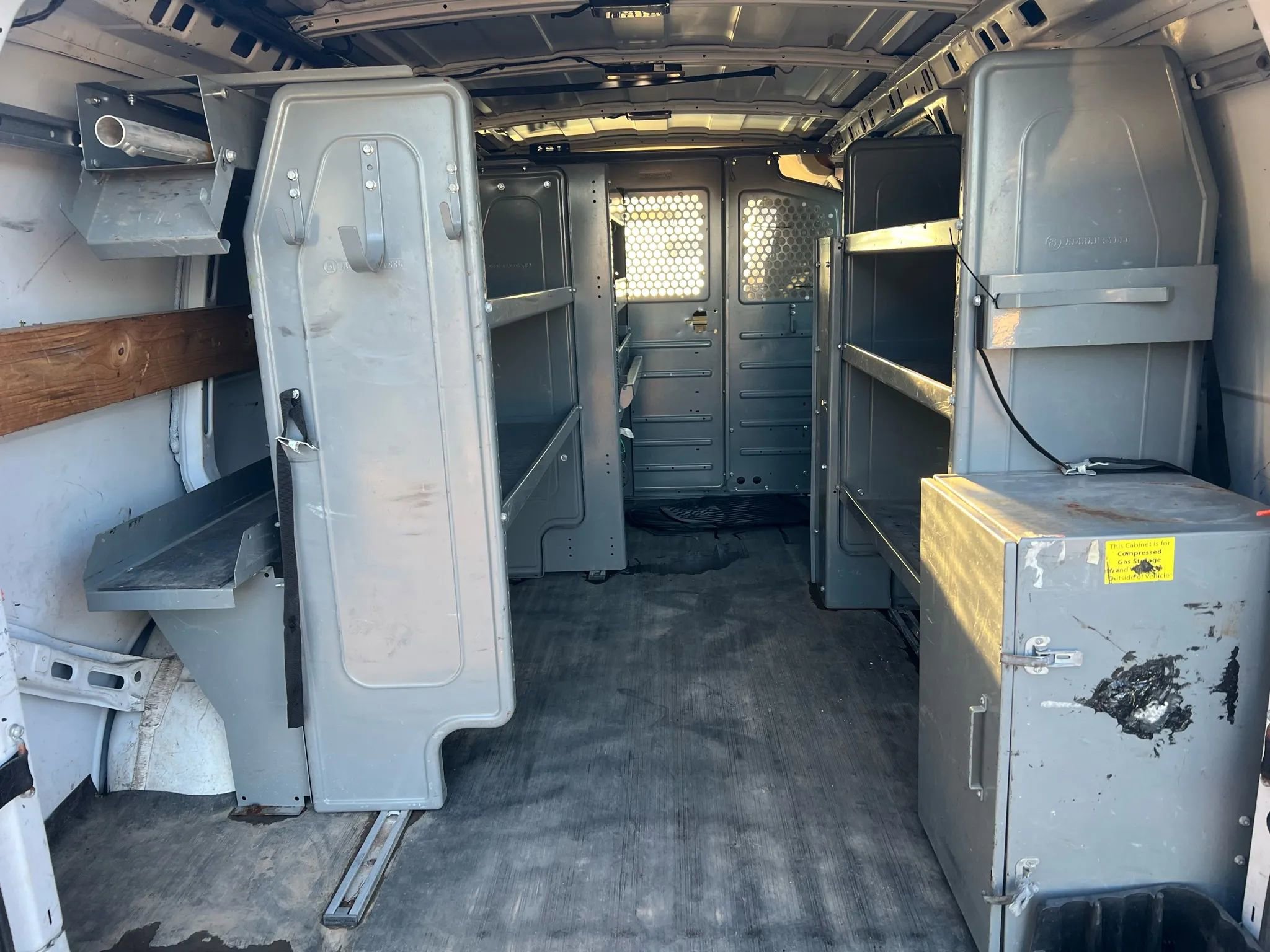 Used 2015 Chevrolet Express 2500 image 15