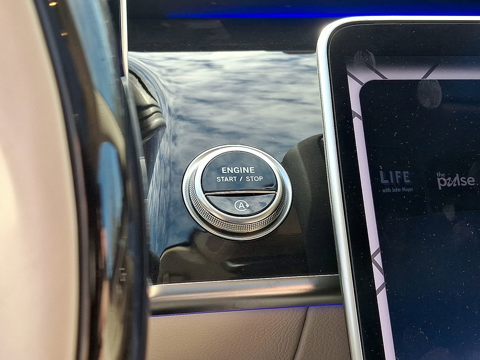 Certified 2025 Mercedes-Benz S 580 4MATIC Sedan image 24