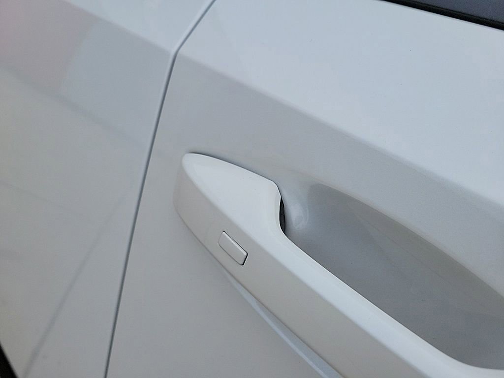 New 2026 Nissan Kicks SR w/ SR Premium Package image 10