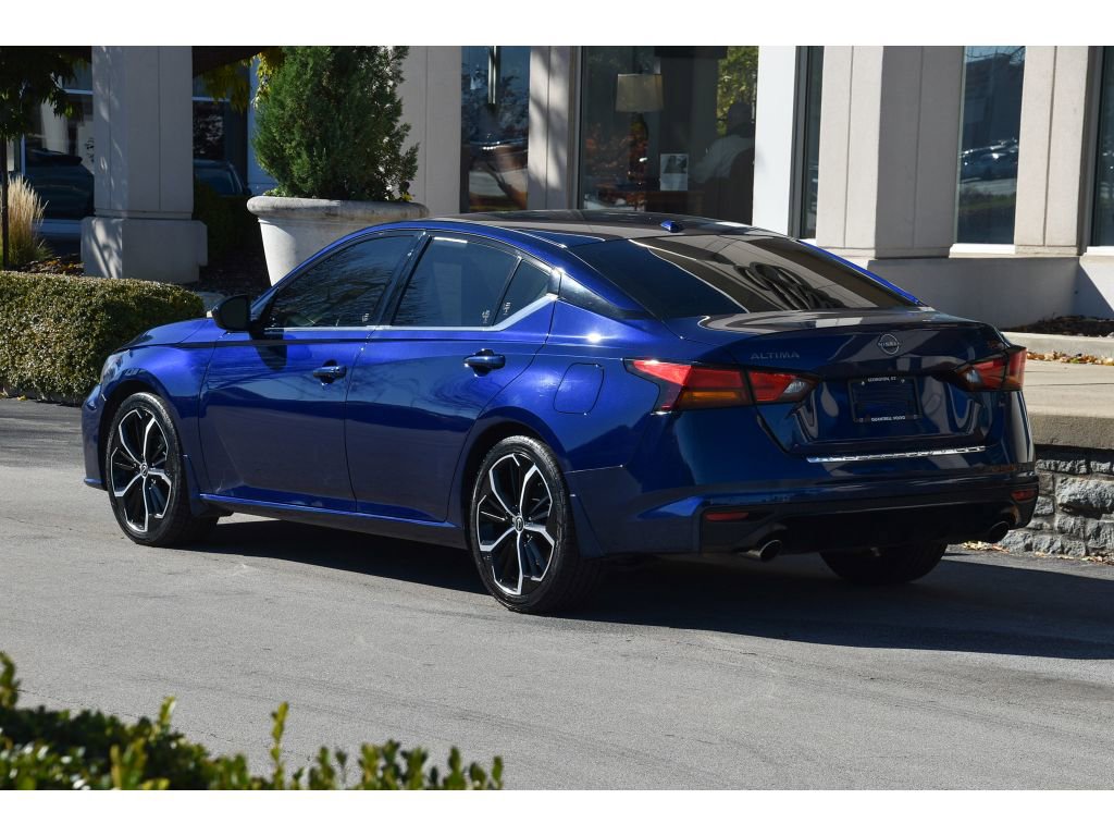 Used 2023 Nissan Altima 2.5 SR w/ SR Premium Package image 6