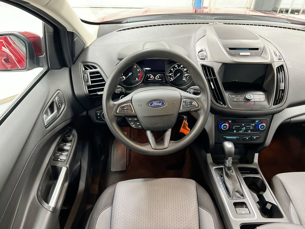 Used 2017 Ford Escape SE w/ Equipment Group 201A FWD image 11