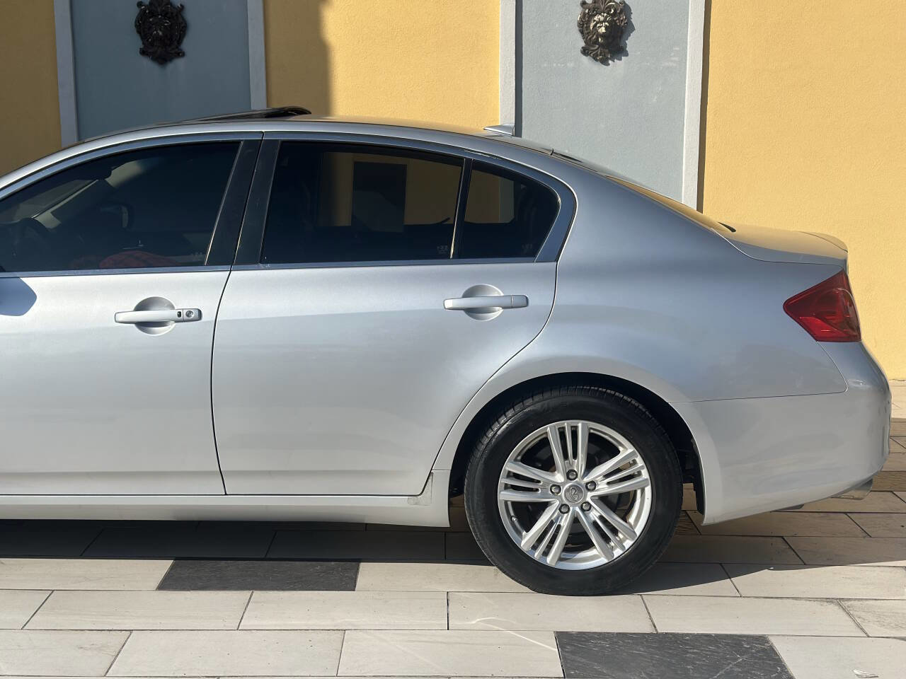 Used 2015 INFINITI Q40 AWD w/ Navigation Package image 5