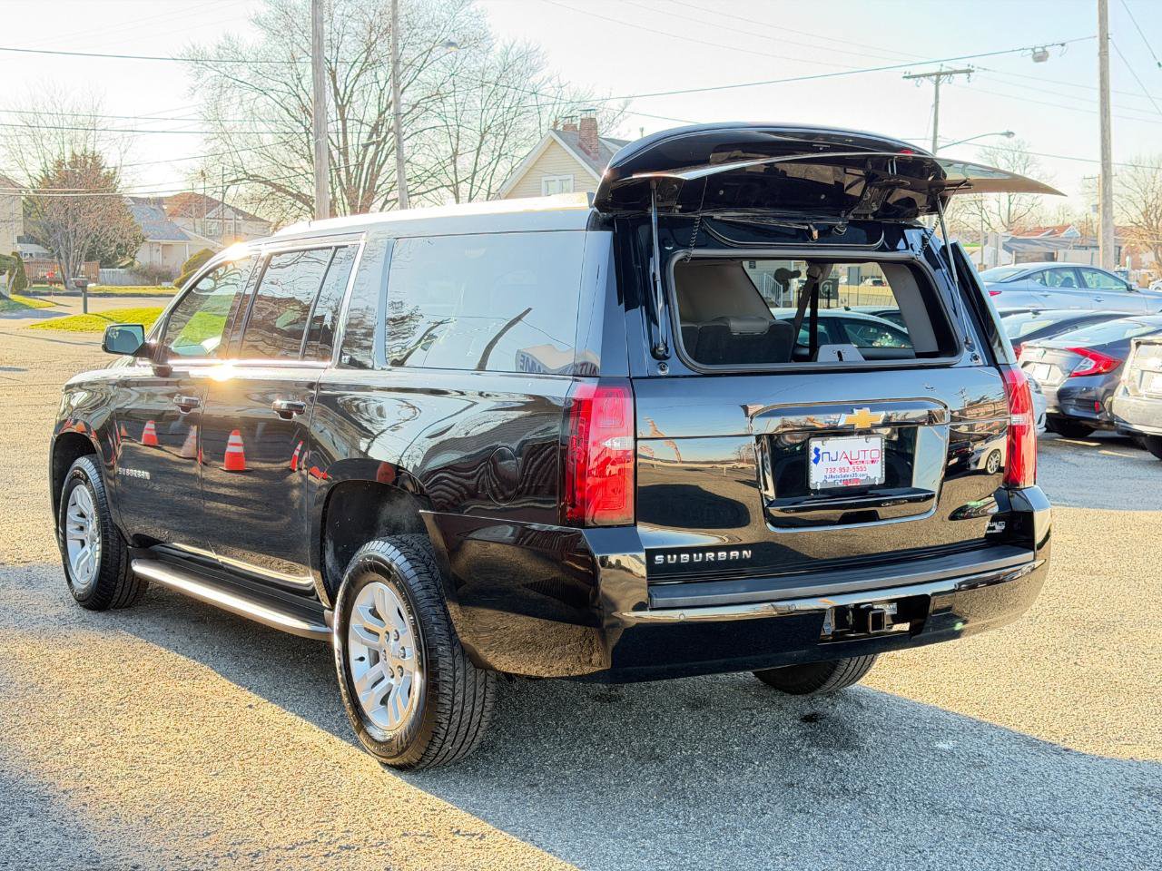 Used 2020 Chevrolet Suburban LT image 34