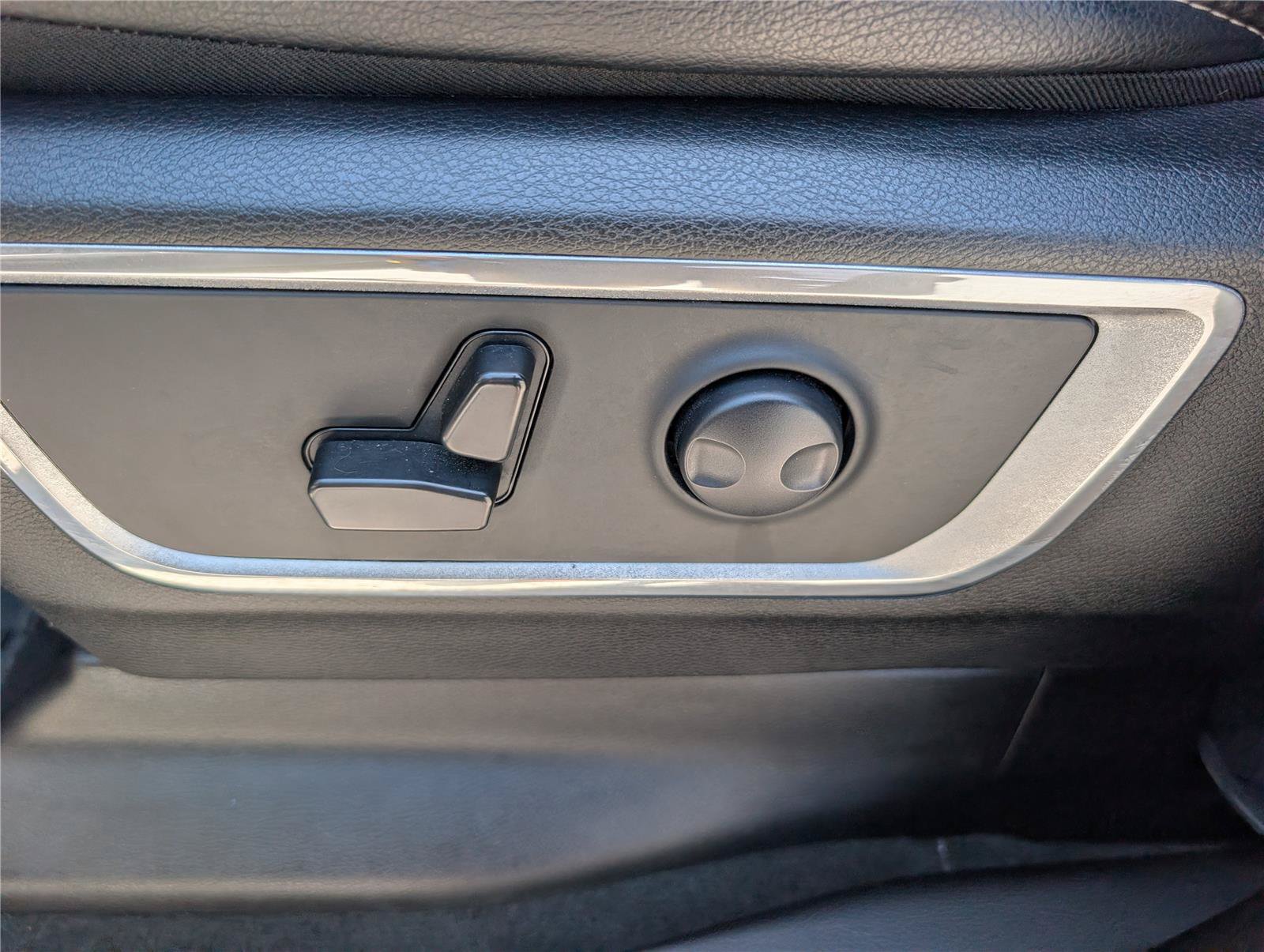 Used 2023 RAM 1500 Laramie AWD/4WD image 20