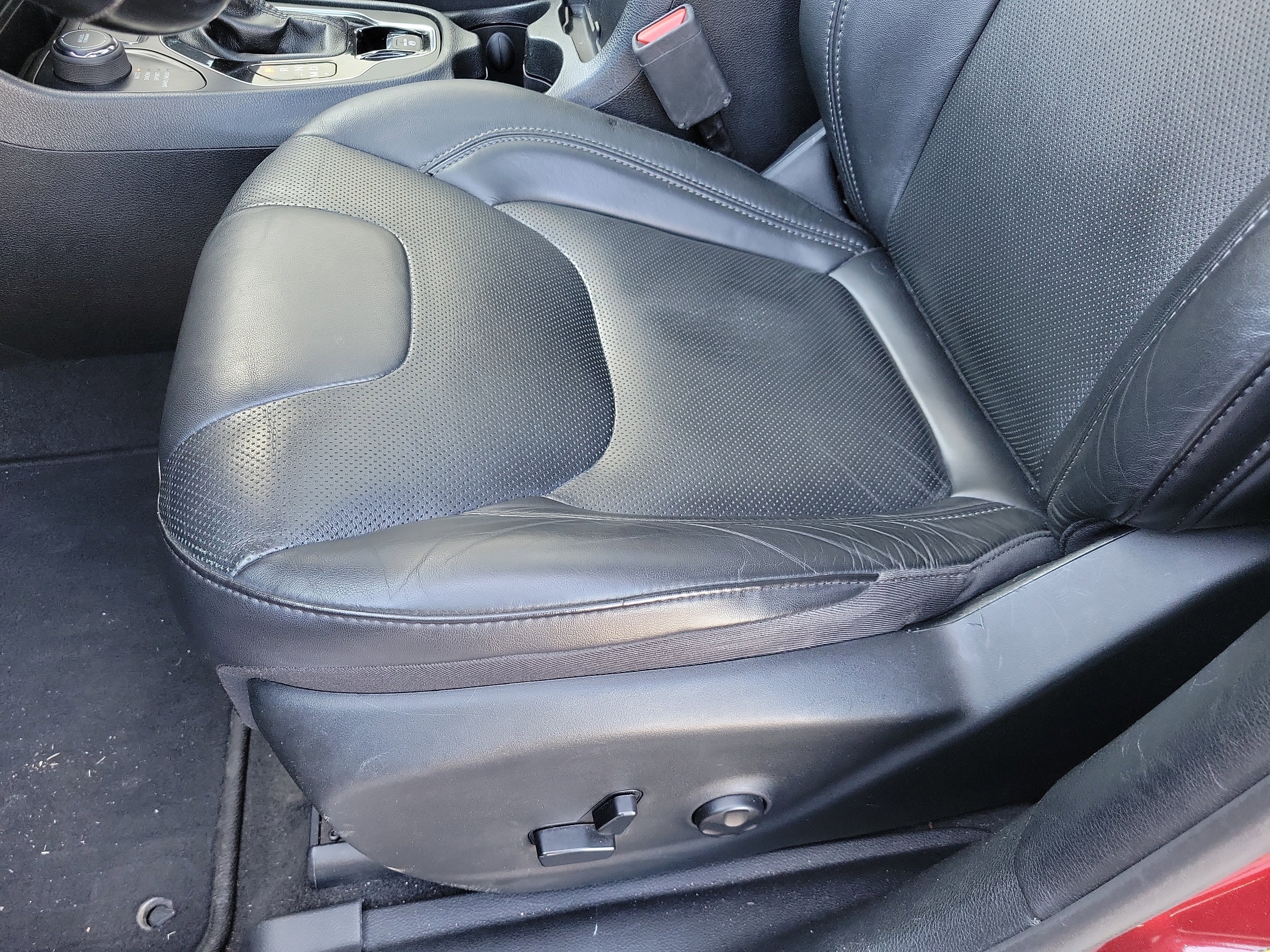 Used 2020 Jeep Cherokee Limited AWD/4WD image 10