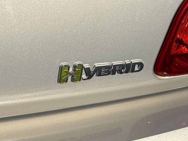 Used 2010 Chevrolet Malibu Hybrid image 23