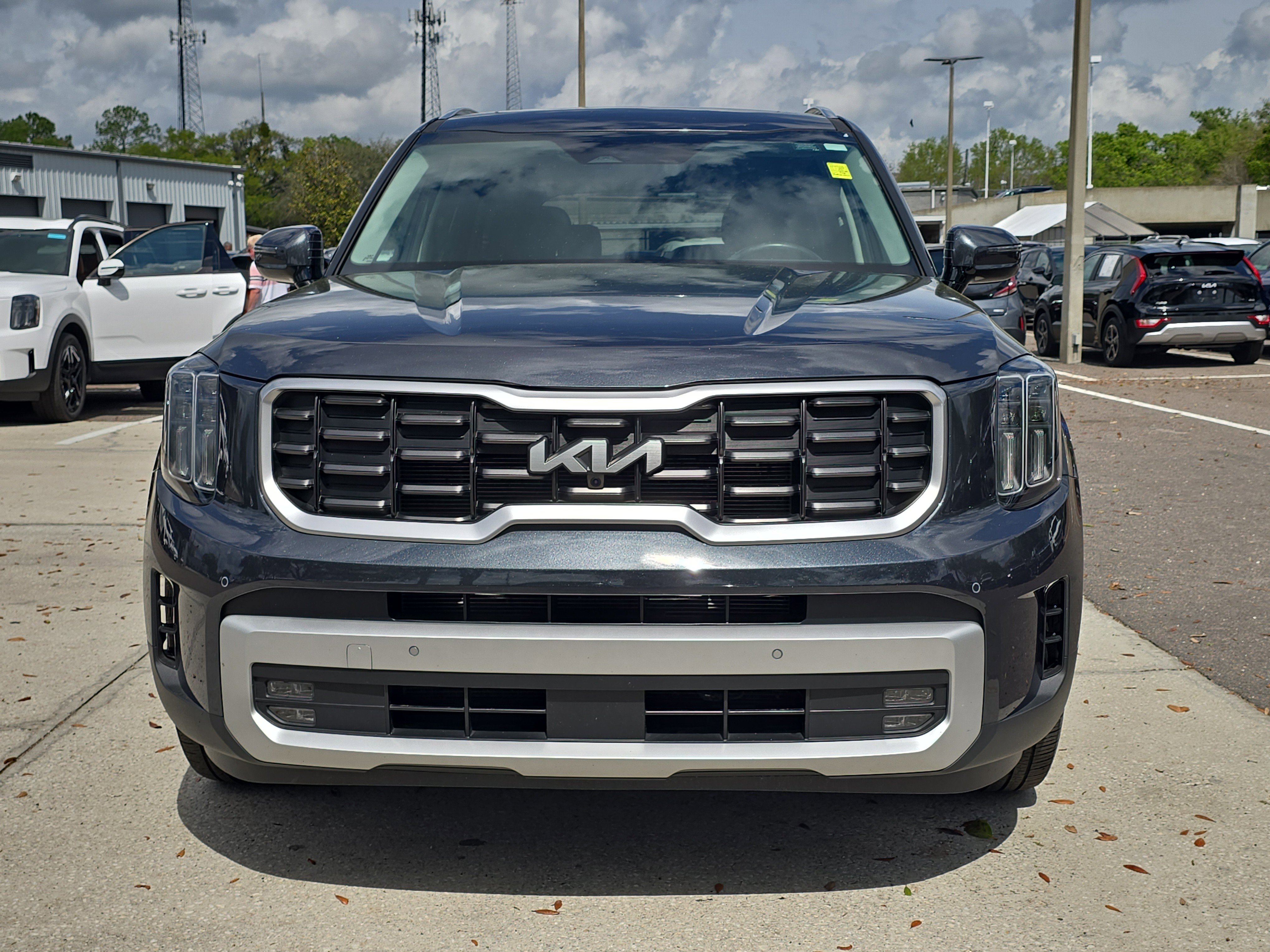 Certified 2024 Kia Telluride SX image 3