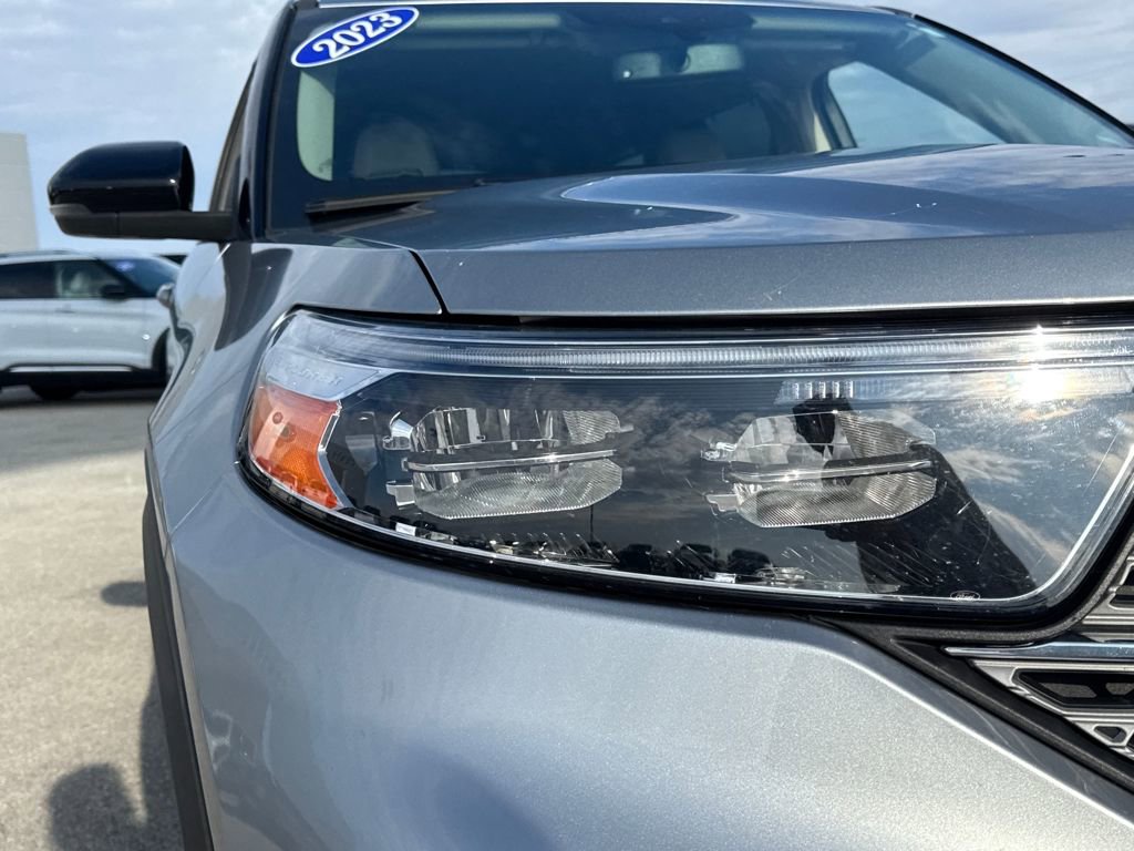 Used 2023 Ford Explorer Limited w/ Equipment Group 301A image 11