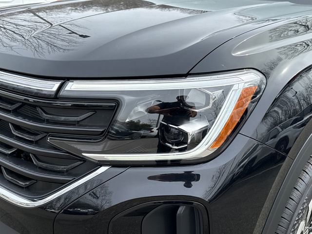 Certified 2025 Volkswagen Atlas Cross Sport SE image 9