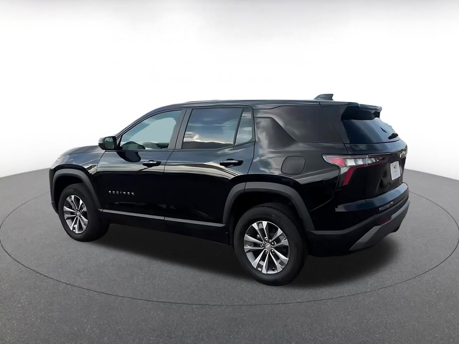 Used 2025 Chevrolet Equinox LT image 10