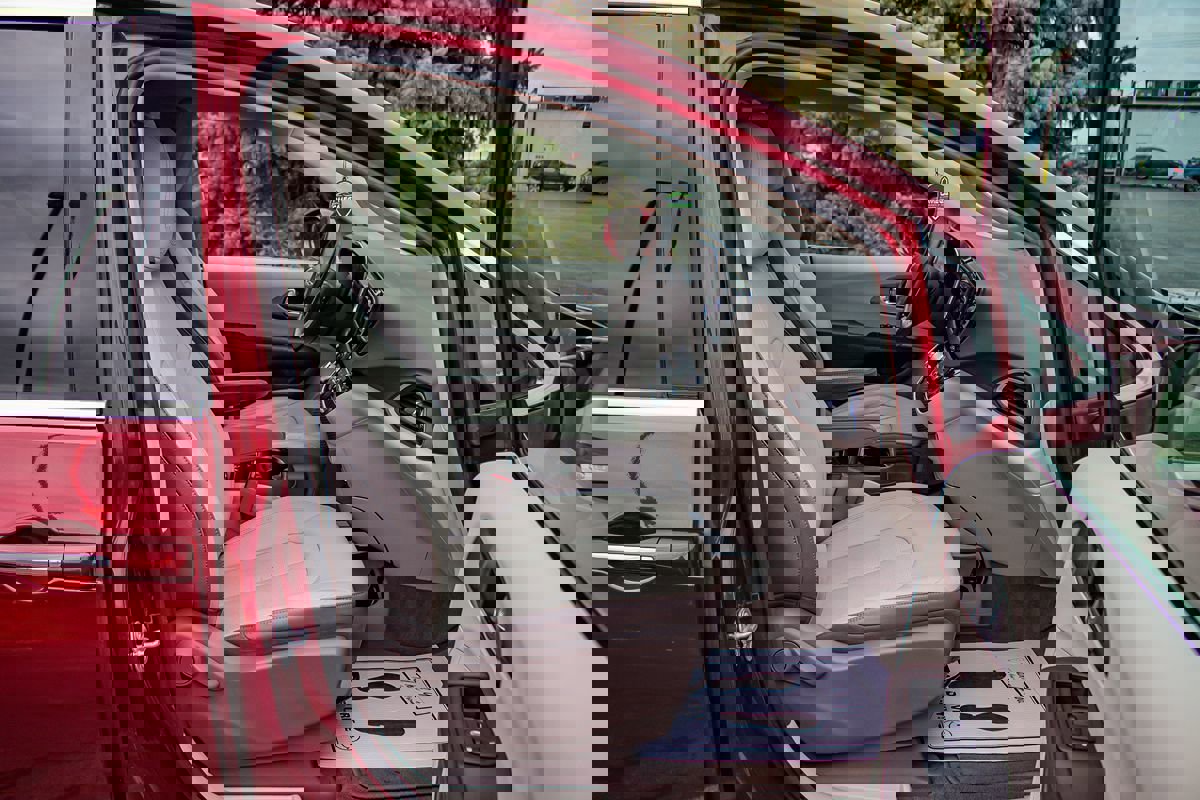 Used 2019 Chrysler Pacifica Touring-L image 19