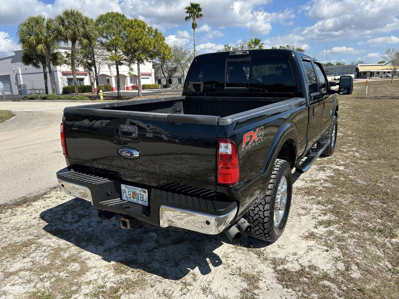 Used 2016 Ford F250 Lariat w/ Lariat Interior Package image 9