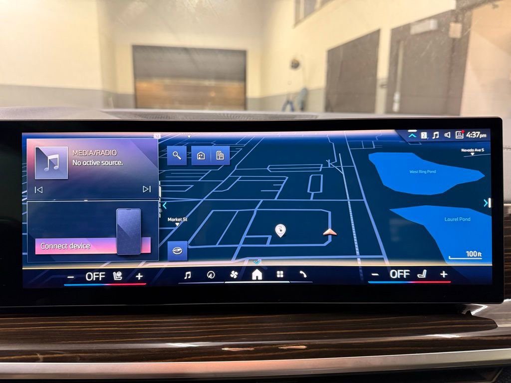 Used 2024 BMW X5 xDrive50e w/ Parking Assistance Package image 16