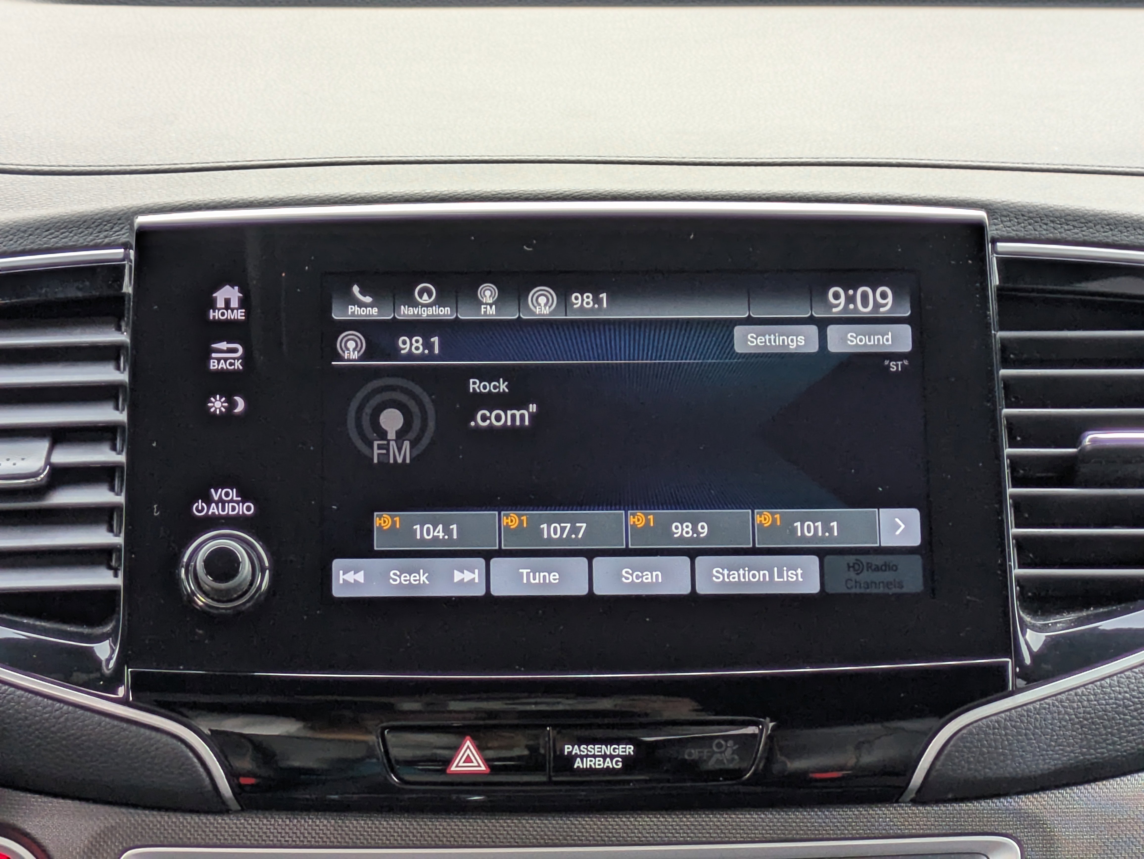 Certified 2022 Honda Passport TrailSport image 23