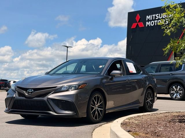 Used 2022 Toyota Camry SE FWD image 8