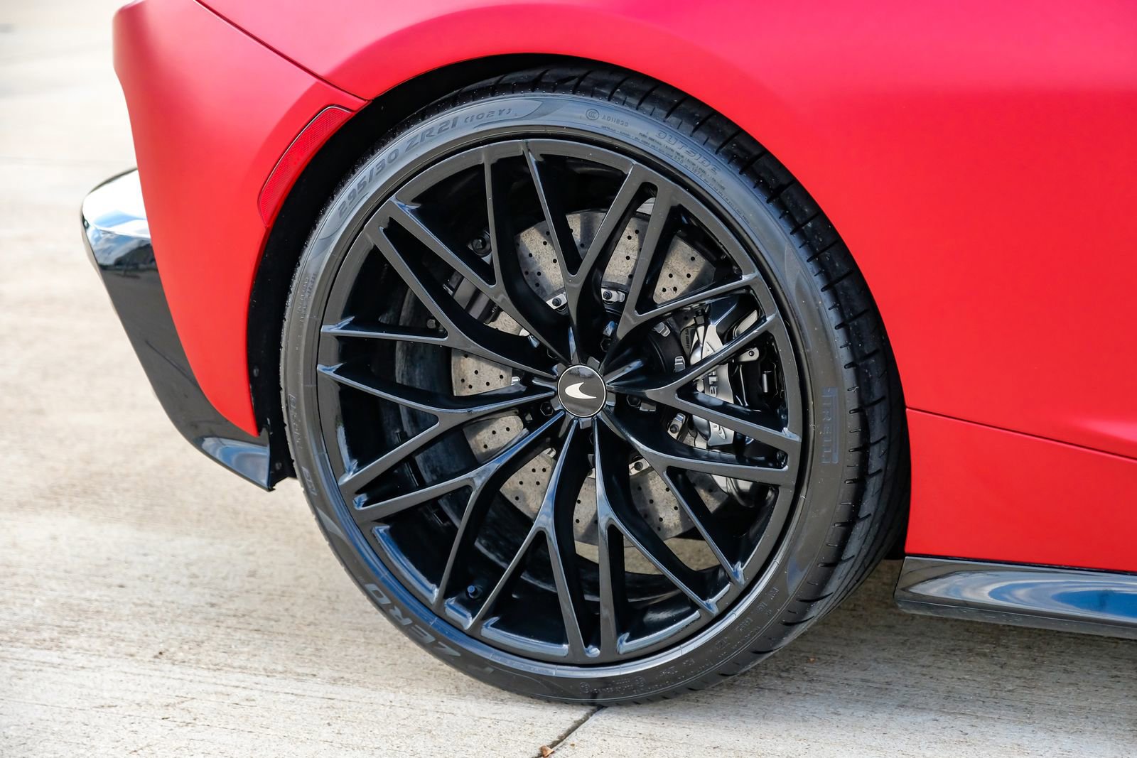 Used 2021 McLaren GT image 43