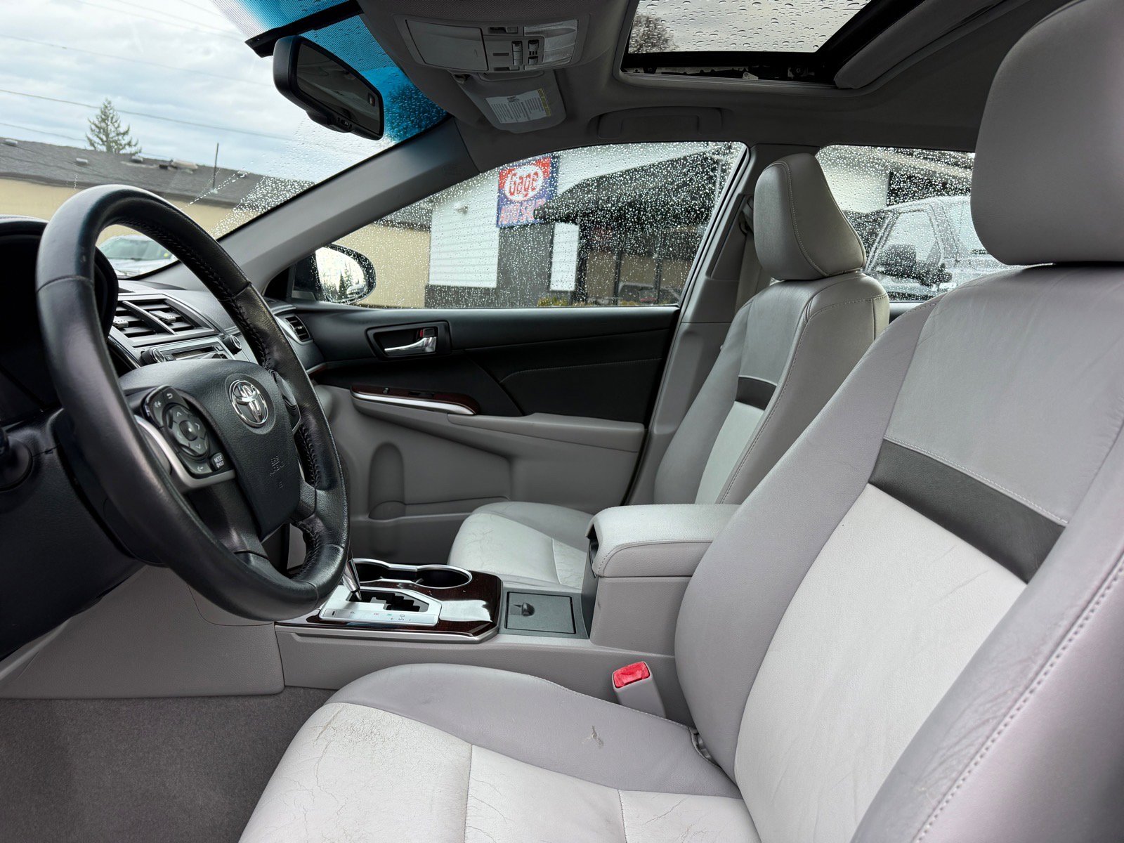 Used 2013 Toyota Camry XLE w/ Leather Pkg image 17