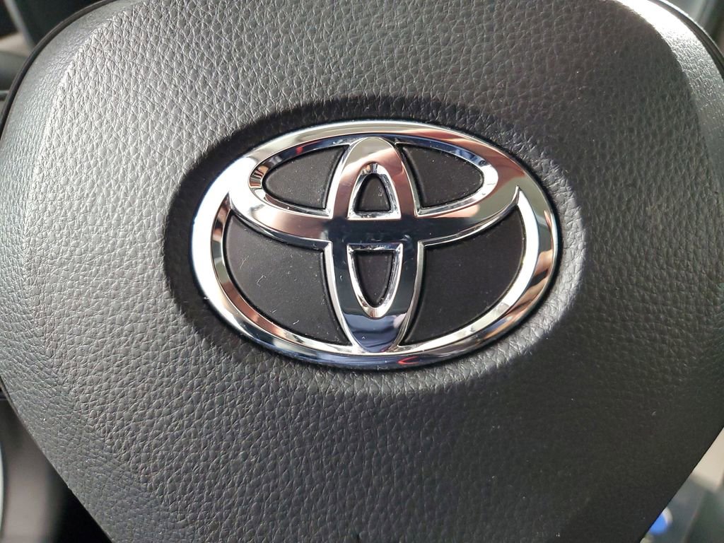 Used 2022 Toyota Corolla LE image 20