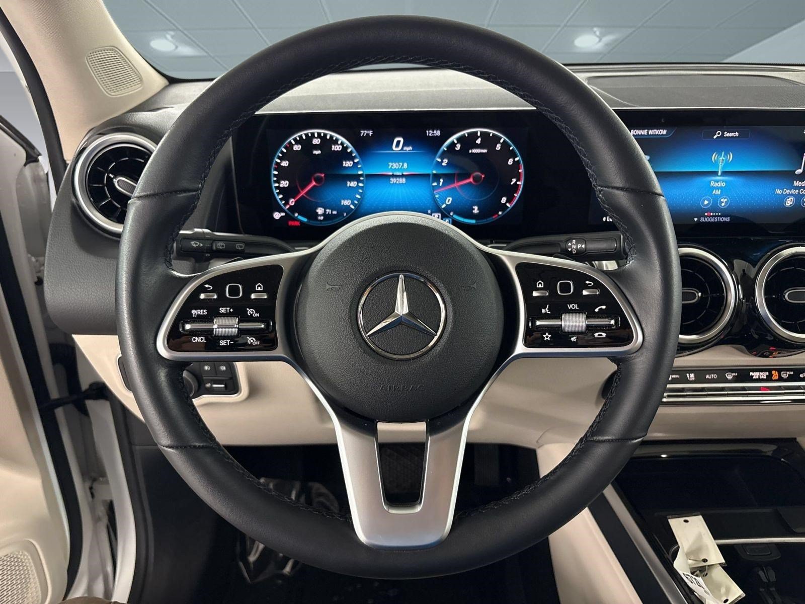 Used 2022 Mercedes-Benz GLB 250 image 11