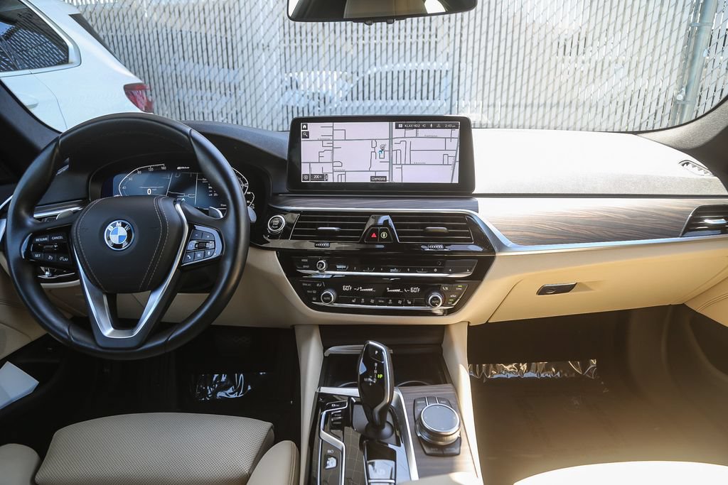 Used 2023 BMW 530e w/ Convenience Package RWD image 9