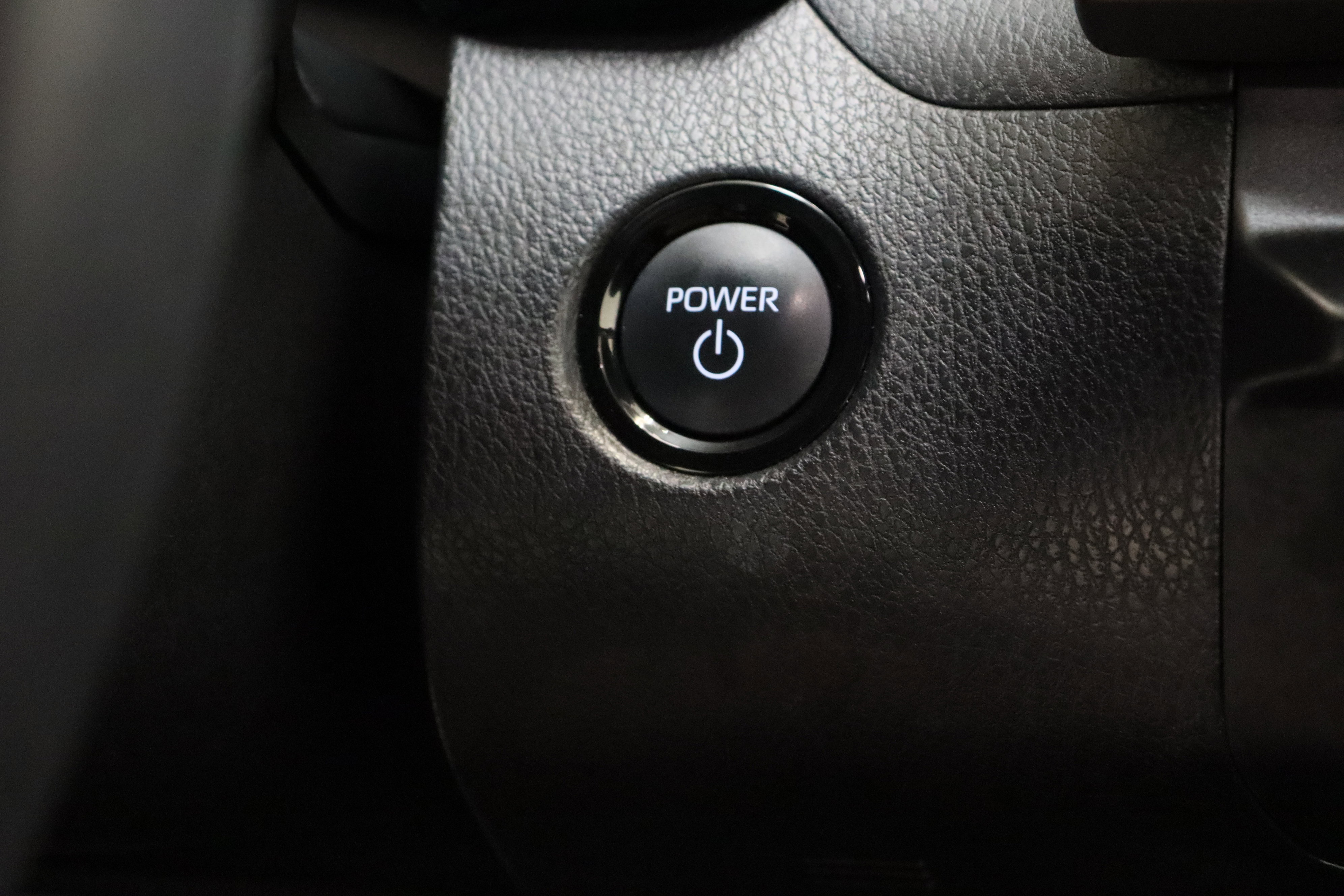 Used 2025 Toyota Camry SE w/ Convenience Package FWD image 18