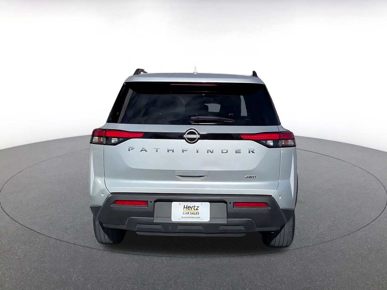 Used 2025 Nissan Pathfinder SV image 12