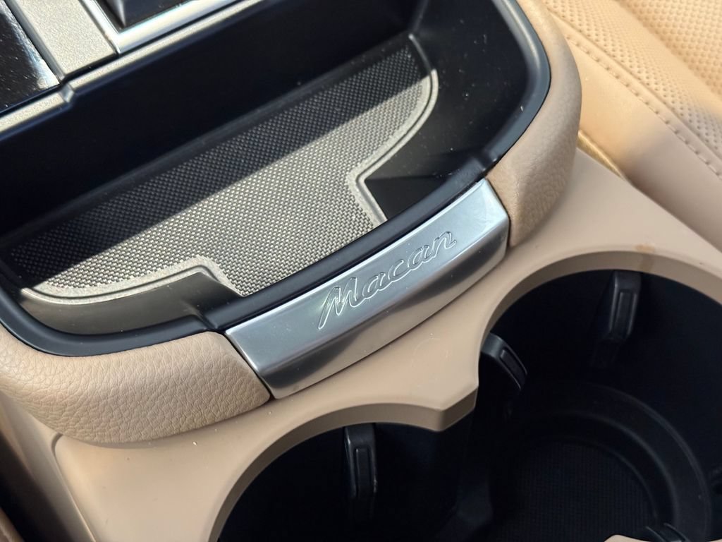 Certified 2026 Porsche Macan AWD/4WD image 26