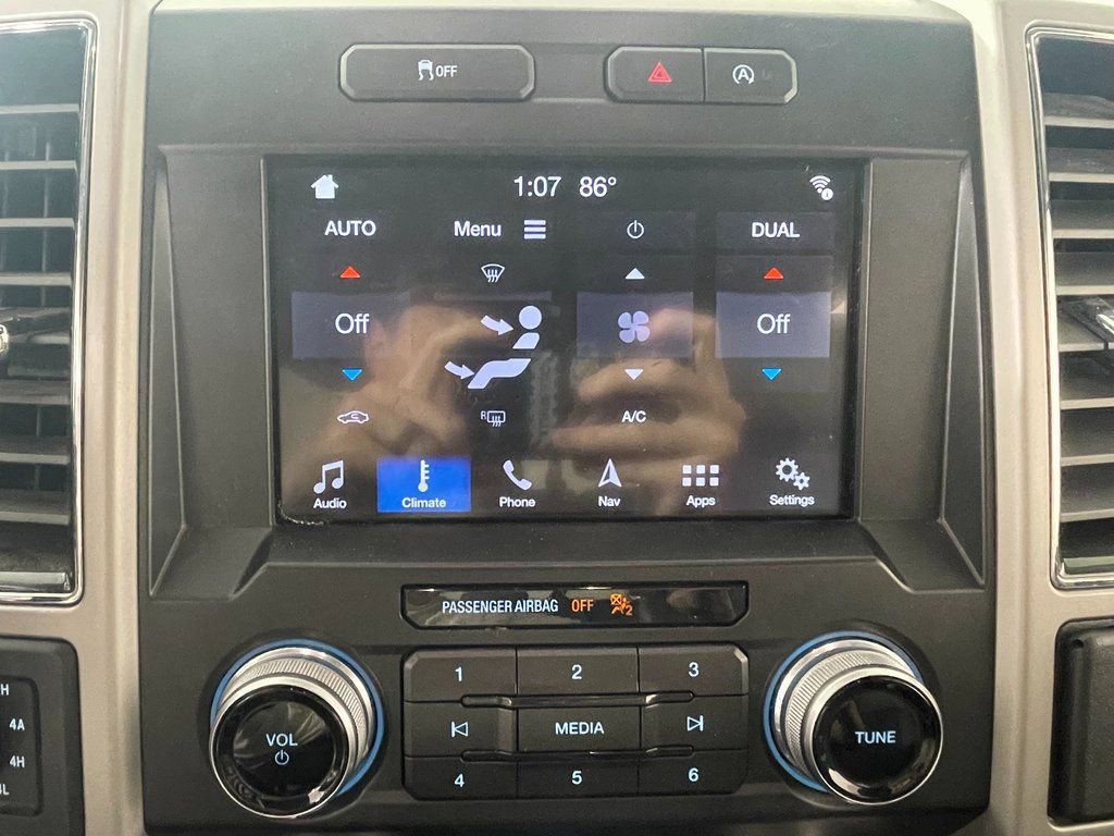 Used 2019 Ford F150 Lariat w/ Equipment Group 502A Luxury AWD/4WD image 19