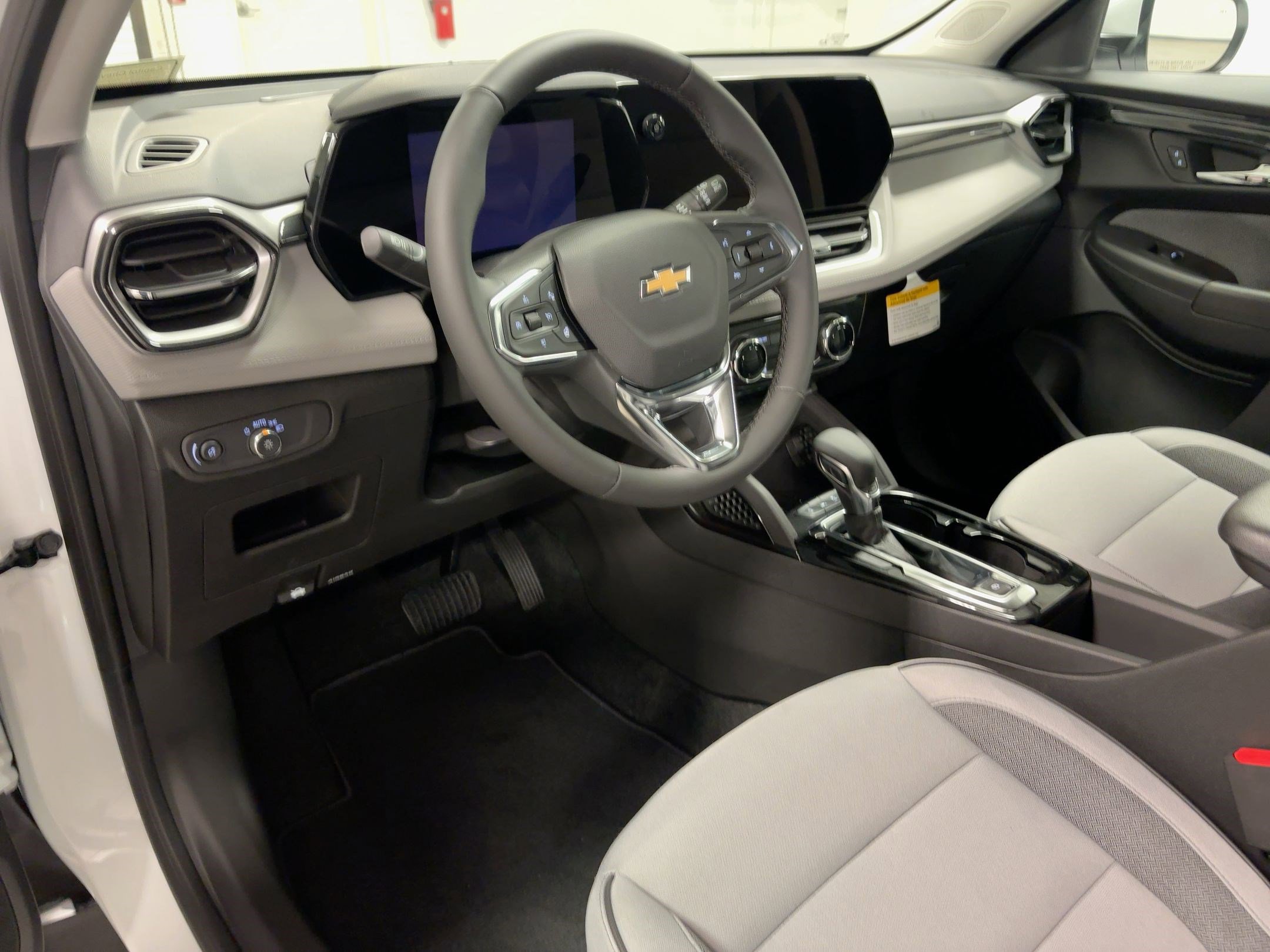 New 2026 Chevrolet TrailBlazer LT w/ Convenience Package image 3