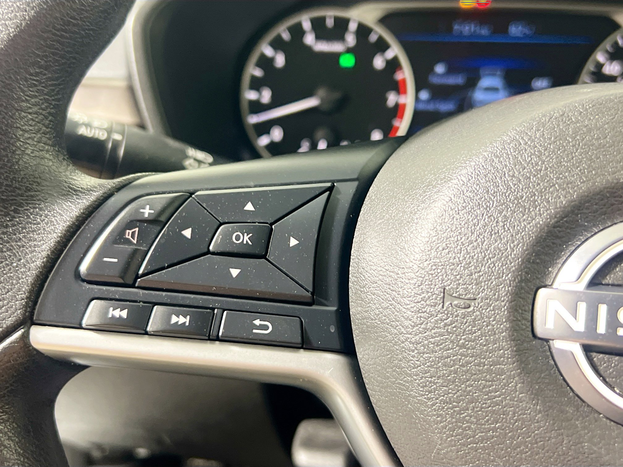 Used 2024 Nissan Altima 2.5 SV image 18