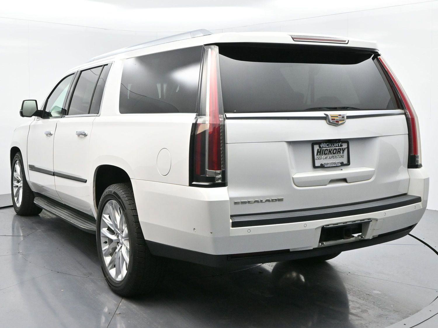 Used 2017 Cadillac Escalade ESV Luxury image 6