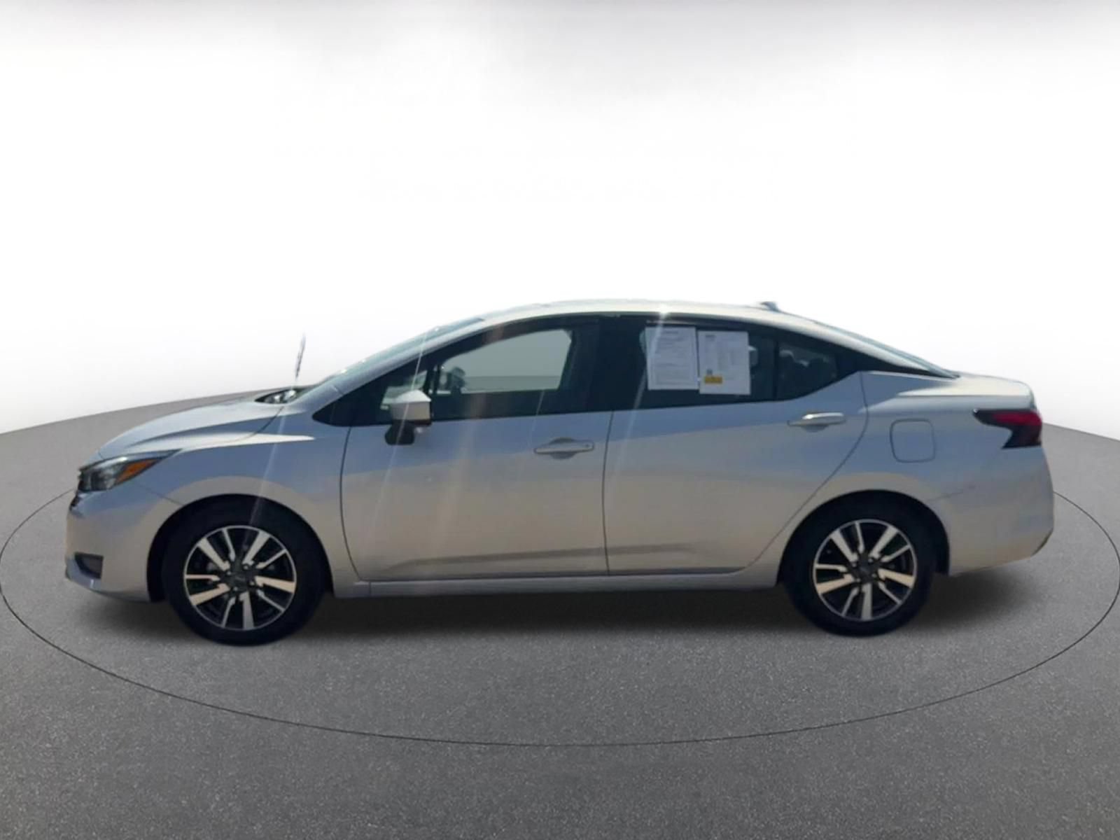 Used 2025 Nissan Versa SV FWD image 8