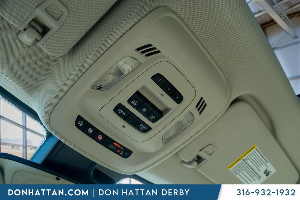Used 2022 Buick Envision Avenir w/ Premium Seat Package FWD image 11