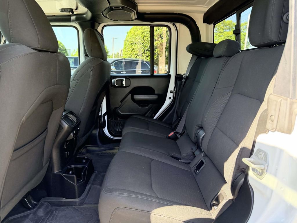 Used 2023 Jeep Gladiator Willys image 18