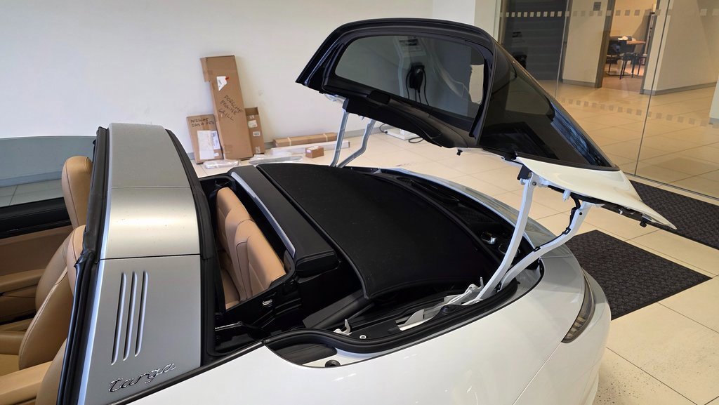 Used 2014 Porsche 911 Targa 4S image 18