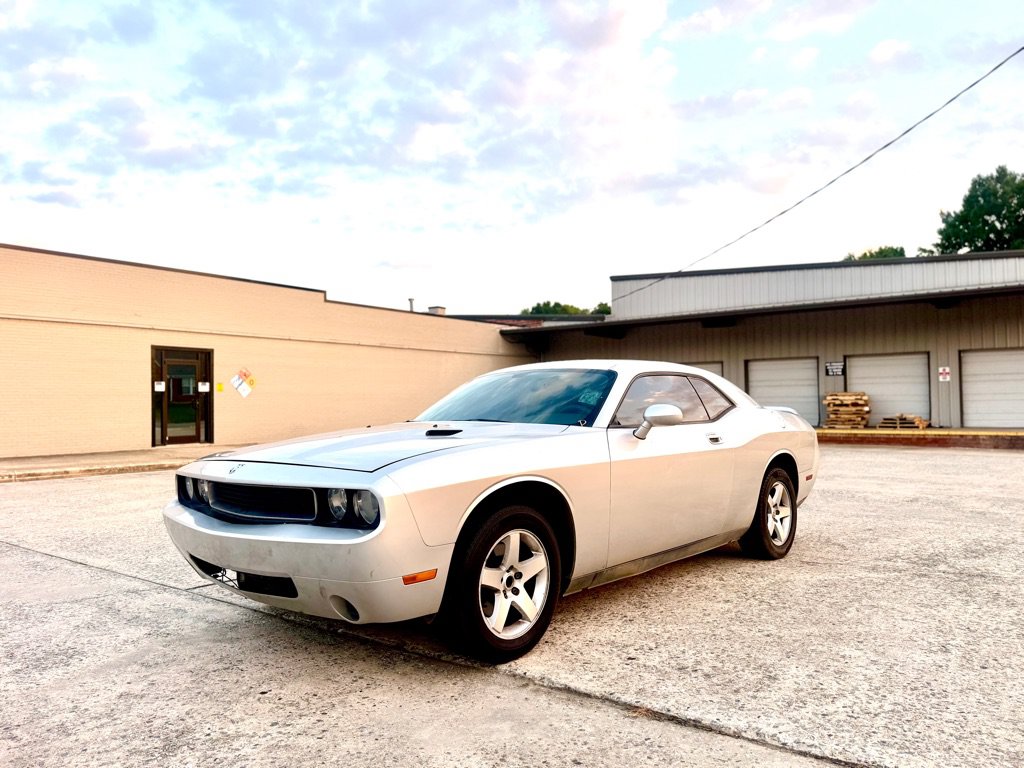Used 2010 Dodge Challenger SE