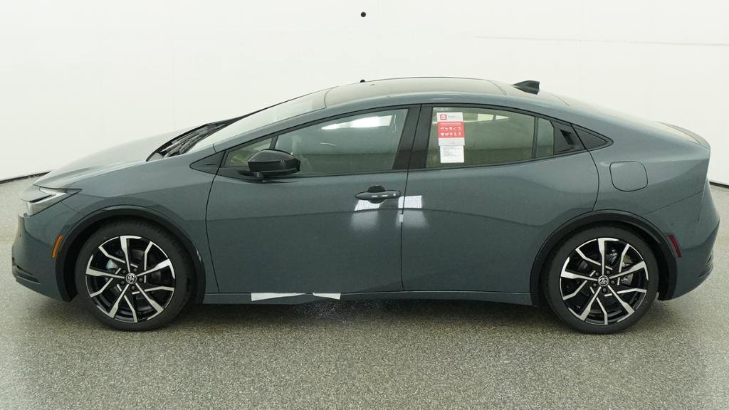 New 2026 Toyota Prius Plug-In Hybrid FWD image 6