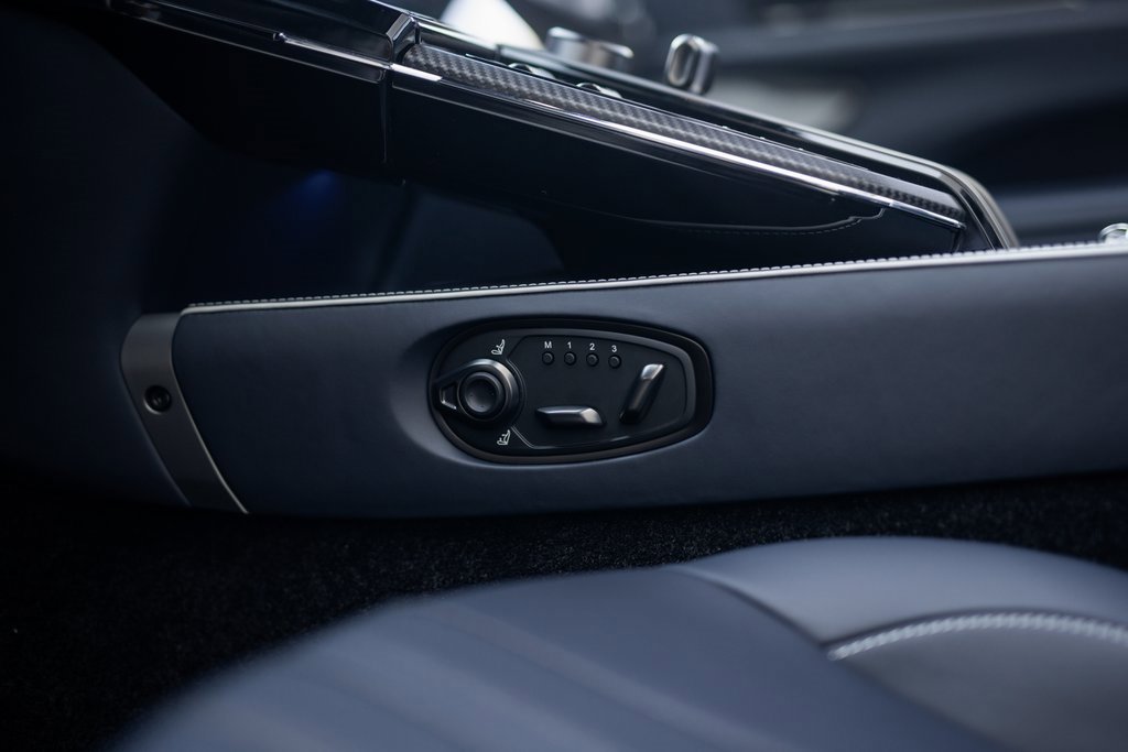 New 2026 Aston Martin V8 Vantage Volante image 35