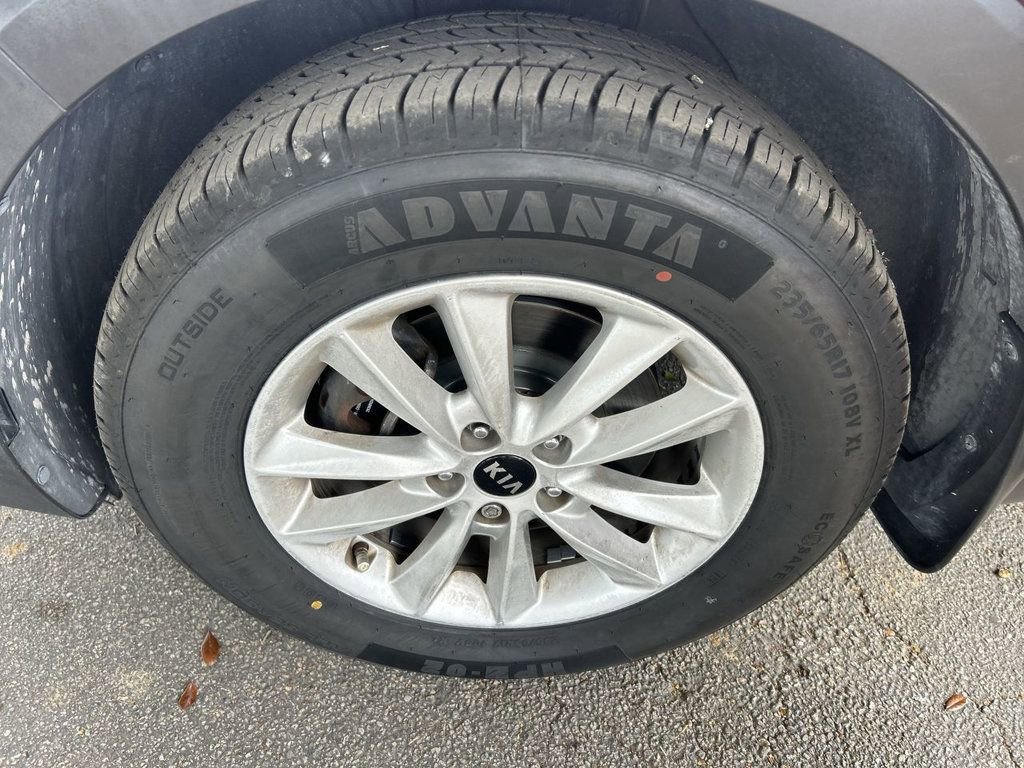 Used 2020 Kia Sorento LX FWD image 10