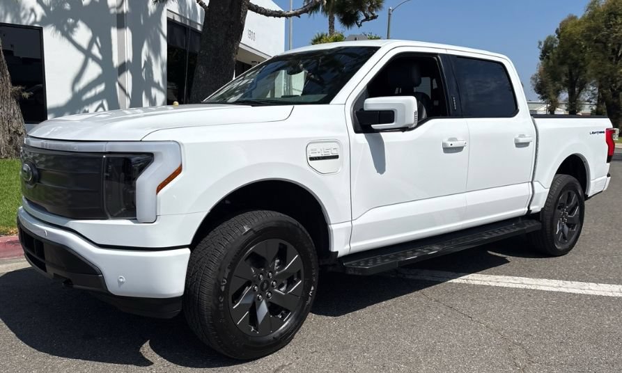 Used 2023 Ford F150 Lightning Lariat AWD/4WD image 1