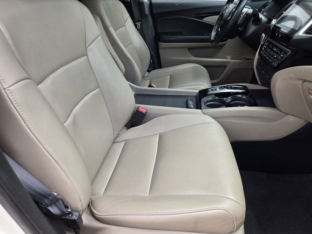 Used 2017 Honda Pilot Touring image 9