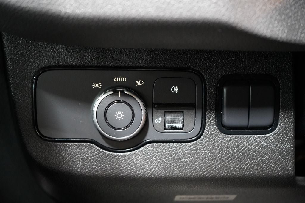 Used 2023 Mercedes-Benz Sprinter 2500 image 23