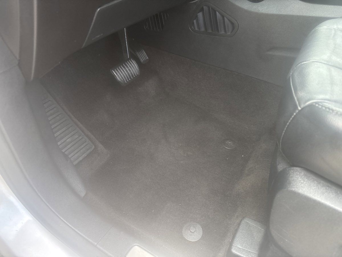 Used 2015 Ford Edge Titanium image 10